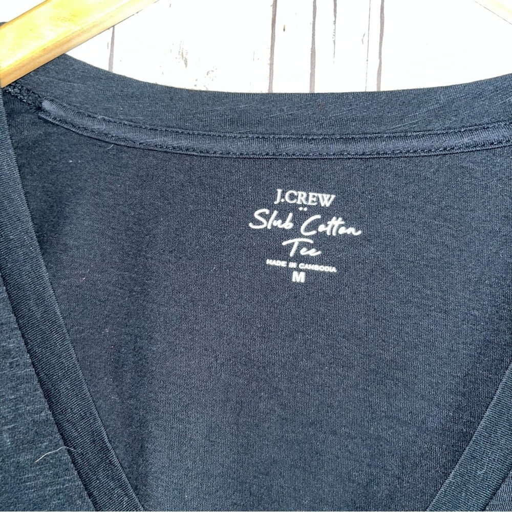 J.Crew Black Slub Cotton V Neck Tee Women’s Medium Casual Basic Everyday Top - Picture 3 of 3